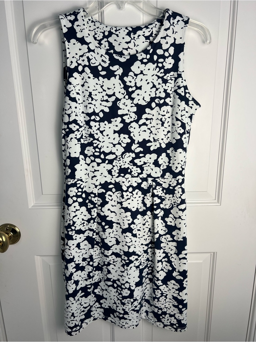 MAHI GOLD Navy and White Floral Print Sleeveless Dress